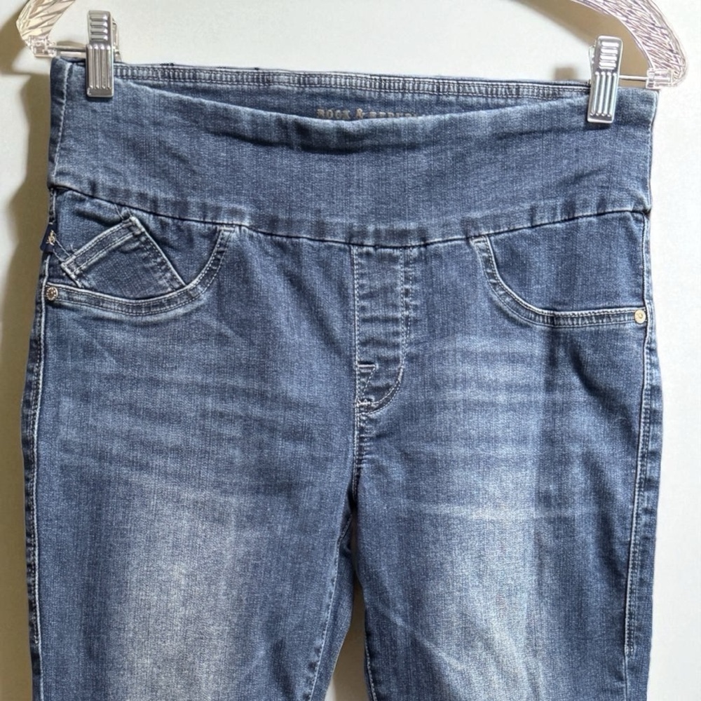 Feverish Fashion: Rock Your Style in Distressed Rock & Republic Jeans! Size 10M - Picture 15 of 16